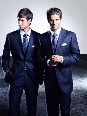 怎樣按照行業和面料款式來選擇工作服